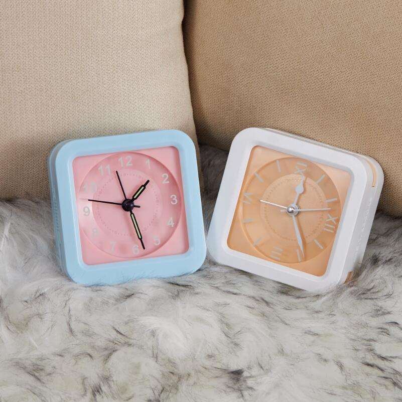 Reloj despertador moderno y creativo para niños, mini reloj de escritorio de lujo, reloj de cama de plástico, decoración de pared para el hogar, mesa y cama.