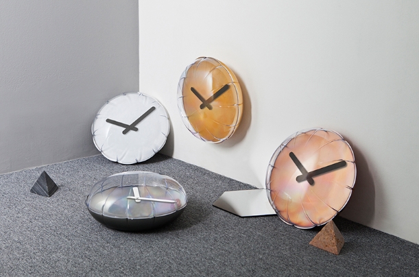 Aria Balloon Clock Is Reminiscent of Childhood Memories