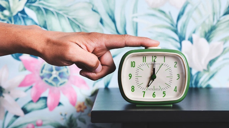Use This 90-Minute Snooze Button Hack to Energize Your Morning